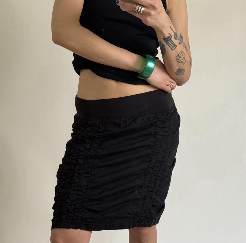 Wearables XCVI Black Trace Mini Skirt Ruched Sides Sz Xs Sporty Chic Pull On